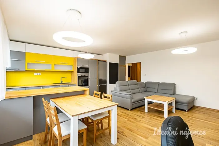 Pronájem bytu 3+kk, Praha, Ostravská, 73 m2