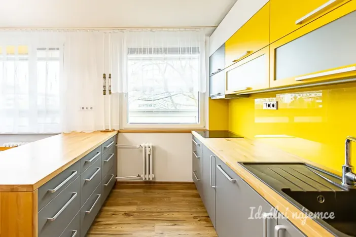 Pronájem bytu 3+kk, Praha, Ostravská, 73 m2