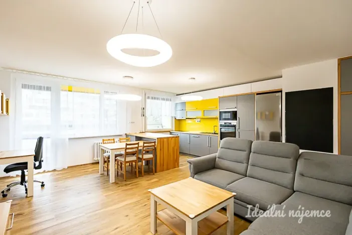 Pronájem bytu 3+kk, Praha, Ostravská, 73 m2