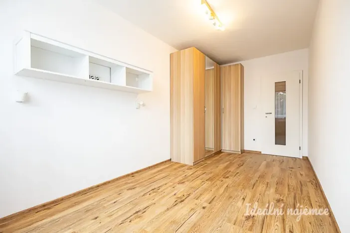 Pronájem bytu 3+kk, Praha, Ostravská, 73 m2