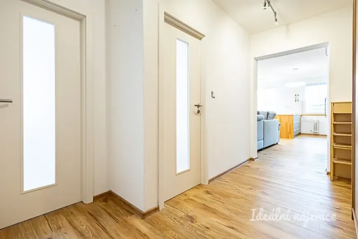 Pronájem bytu 3+kk, Praha, Ostravská, 73 m2