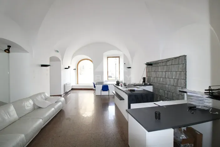 Pronájem obchodního prostoru, Plzeň, náměstí Republiky, 121 m2