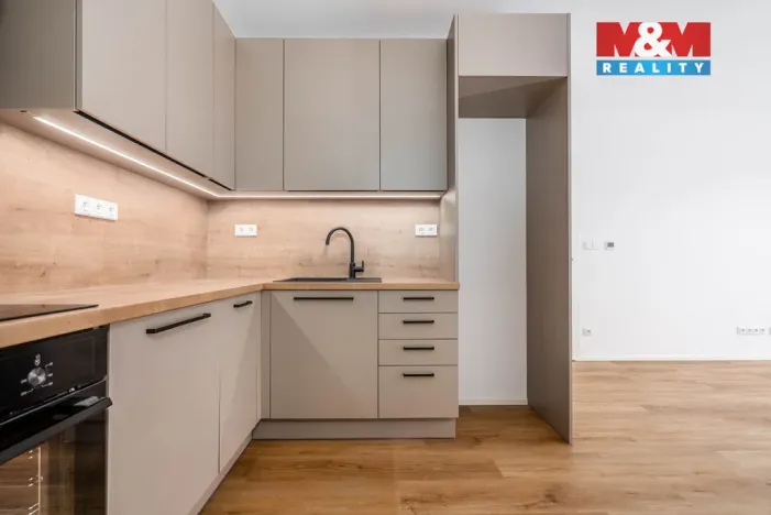 Pronájem bytu 2+kk, Nymburk, Bobnická, 76 m2