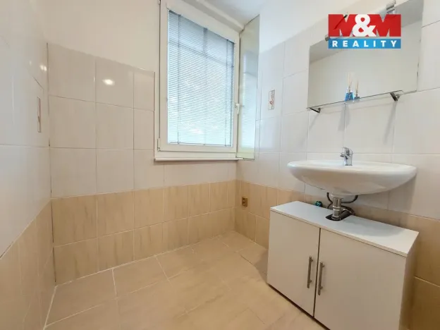 Prodej bytu 3+1, Klášterec nad Ohří, Školní, 66 m2