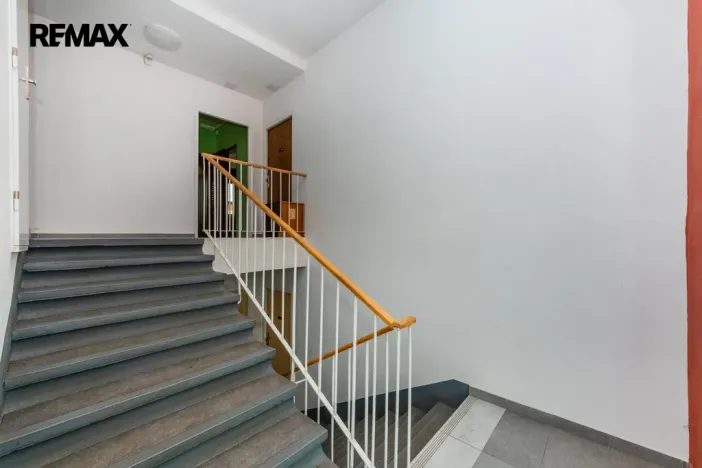 Prodej bytu 2+1, Praha, Káranská, 54 m2