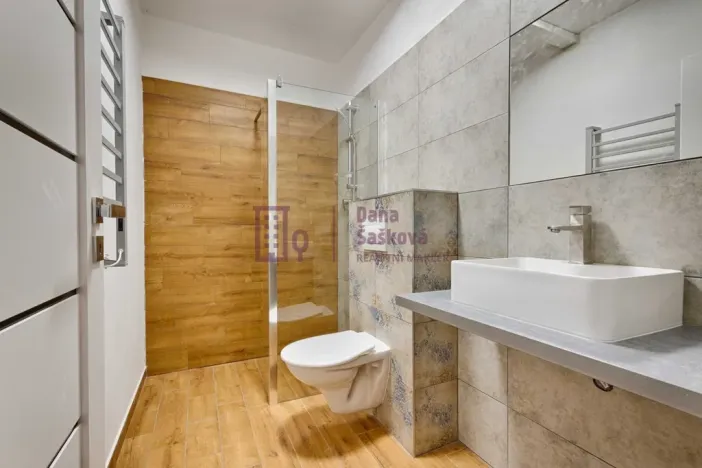 Pronájem bytu 3+kk, Jindřichův Hradec - Jindřichův Hradec I, nám. Míru, 57 m2