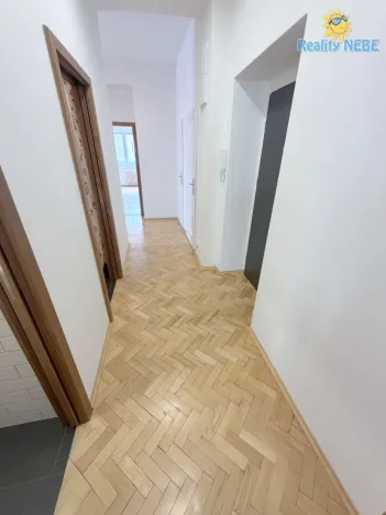 Prodej bytu 3+1, Praha - Vršovice, K louži, 84 m2