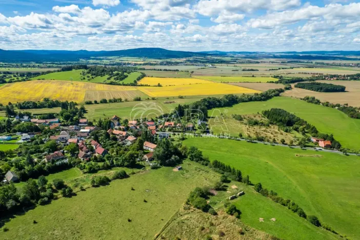 Prodej pole, Velký Chlumec, 2726 m2
