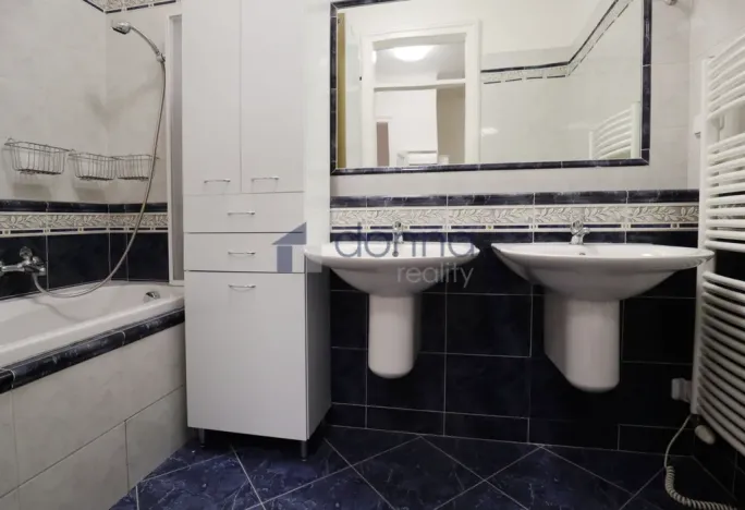 Pronájem bytu 4+1, Praha, Úvoz, 92 m2