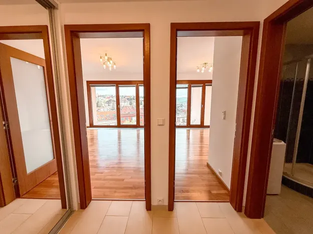 Pronájem bytu 2+kk, Praha - Podolí, Na Topolce, 53 m2