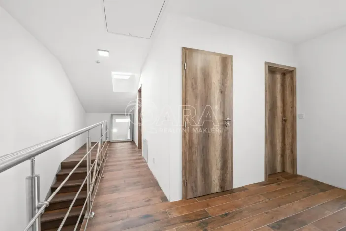 Prodej rodinného domu, Štěkeň, Slatinská, 227 m2