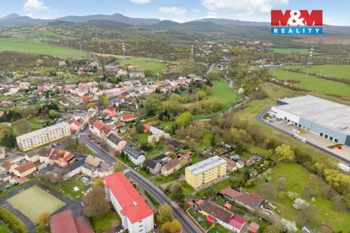 Prodej rodinného domu, Hostomice, Školní náměstí, 150 m2