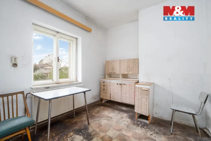 Prodej rodinného domu, Hostomice, Školní náměstí, 150 m2