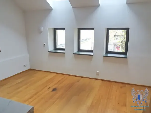 Pronájem bytu 1+kk, Praha - Vršovice, Bartoškova, 35 m2