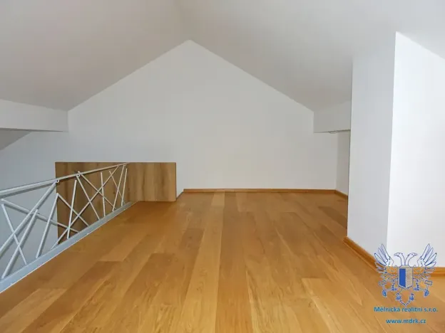 Pronájem bytu 1+kk, Praha - Vršovice, Bartoškova, 35 m2