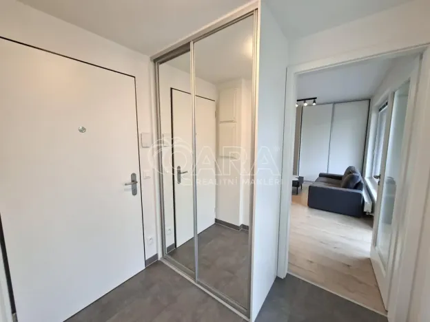 Pronájem bytu 1+kk, Praha - Michle, U plynárny, 37 m2