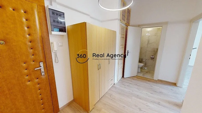 Pronájem bytu 2+kk, Praha - Nusle, V zálomu, 46 m2