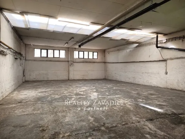 Pronájem skladu, Benešov, Čechova, 215 m2