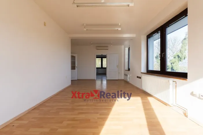 Prodej komerční nemovitosti, Modlany - Drahkov, 2300 m2