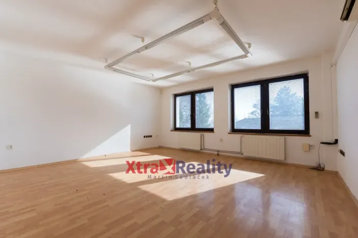 Prodej komerční nemovitosti, Modlany - Drahkov, 2300 m2