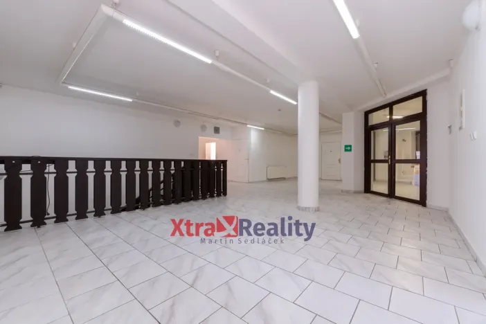 Prodej komerční nemovitosti, Modlany - Drahkov, 2300 m2