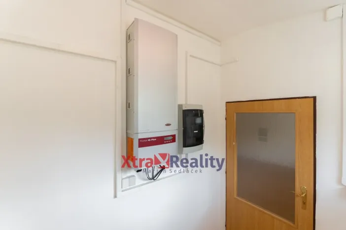 Prodej komerční nemovitosti, Modlany - Drahkov, 2300 m2