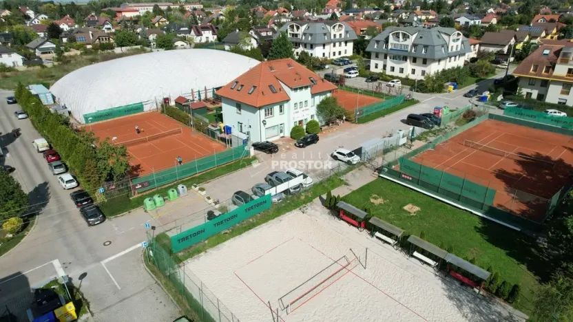 Prodej komerční nemovitosti, Rudná, Hořelické náměstí, 500 m2