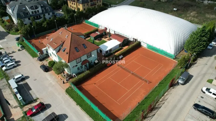 Prodej komerční nemovitosti, Rudná, Hořelické náměstí, 500 m2