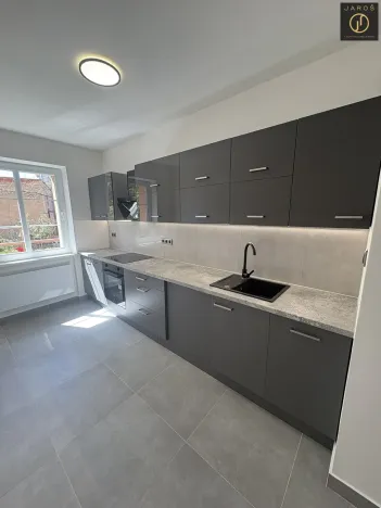 Prodej bytu 2+1, Žatec, Purkyněho, 52 m2