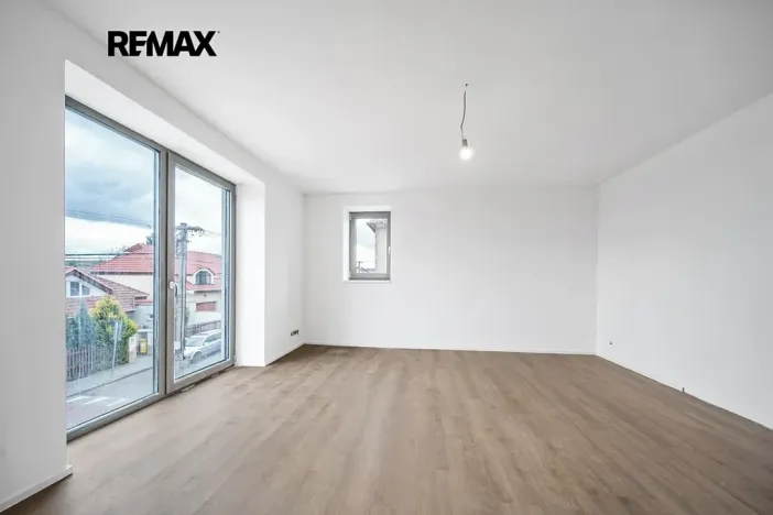 Prodej bytu 3+kk, Moravany, Květná, 79 m2
