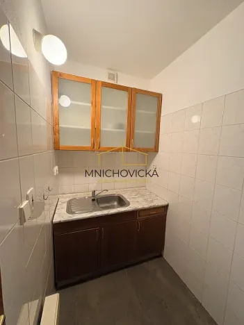 Pronájem kanceláře, Žebrák, Náměstí, 68 m2