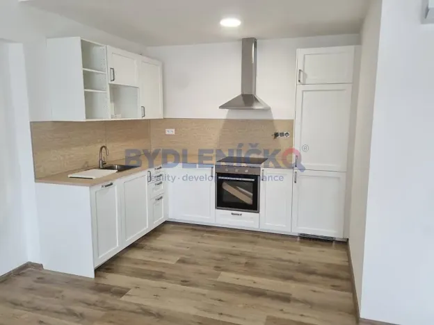 Prodej bytu 2+kk, Dvory nad Lužnicí, 60 m2