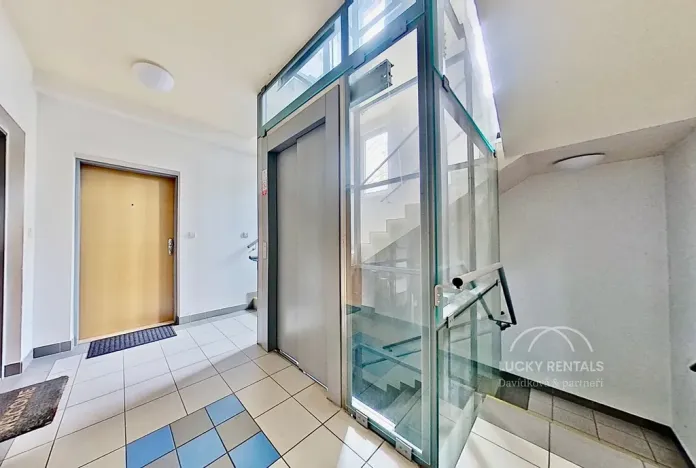 Pronájem bytu 1+kk, Praha - Libeň, Budilova, 41 m2