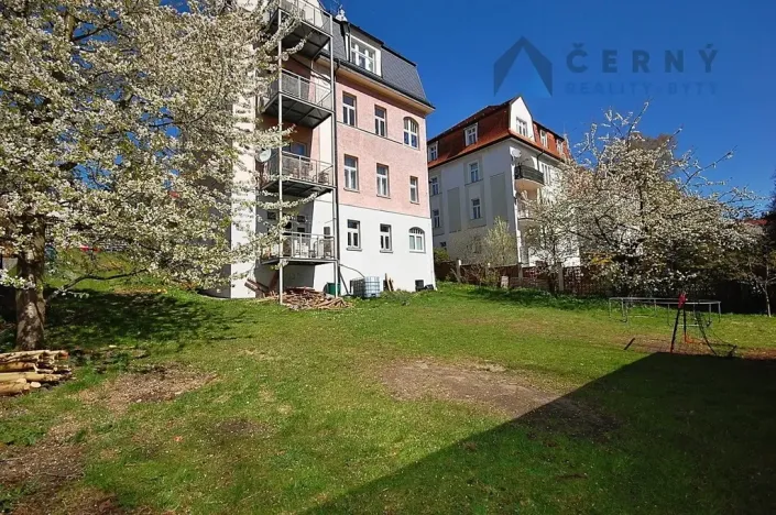 Pronájem bytu 2+kk, Liberec, Zborovská, 70 m2