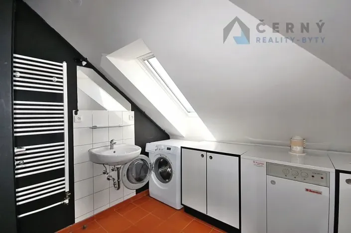 Pronájem bytu 2+kk, Liberec, Zborovská, 70 m2