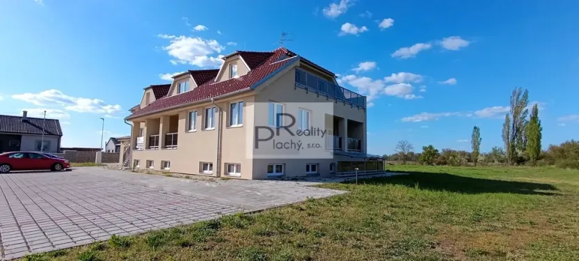 Prodej bytu 2+kk, Hevlín, 67 m2