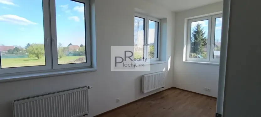 Prodej bytu 2+kk, Hevlín, 67 m2