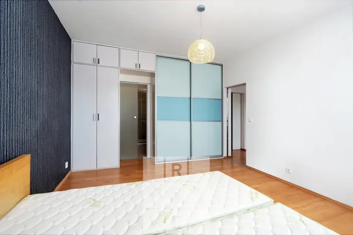 Pronájem bytu 2+kk, Praha - Vysočany, Jana Přibíka, 62 m2