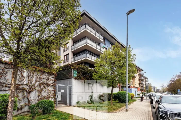 Pronájem bytu 2+kk, Praha - Vysočany, Jana Přibíka, 62 m2