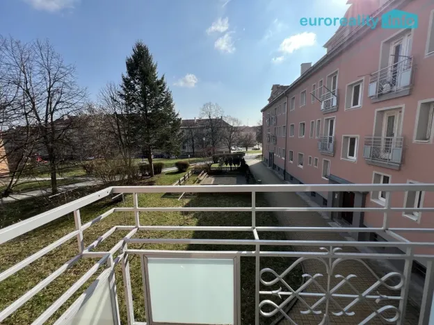 Prodej bytu 2+1, Ostrov, Štúrova, 70 m2