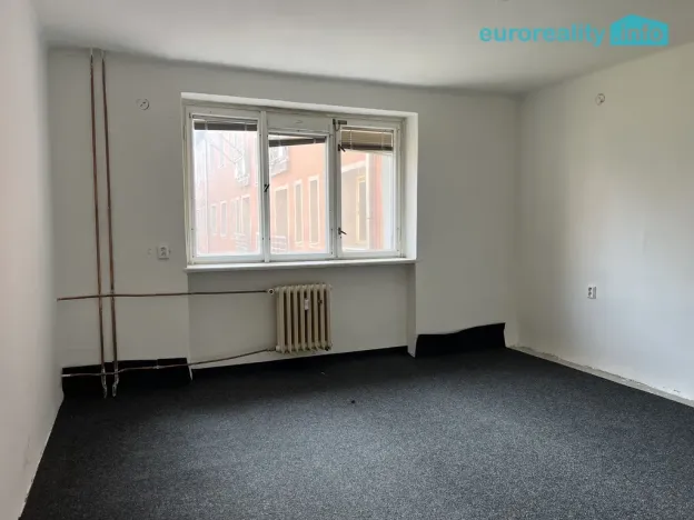 Prodej bytu 2+1, Ostrov, Štúrova, 70 m2