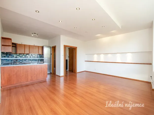 Pronájem bytu 3+kk, Praha - Bohnice, Hlivická, 72 m2