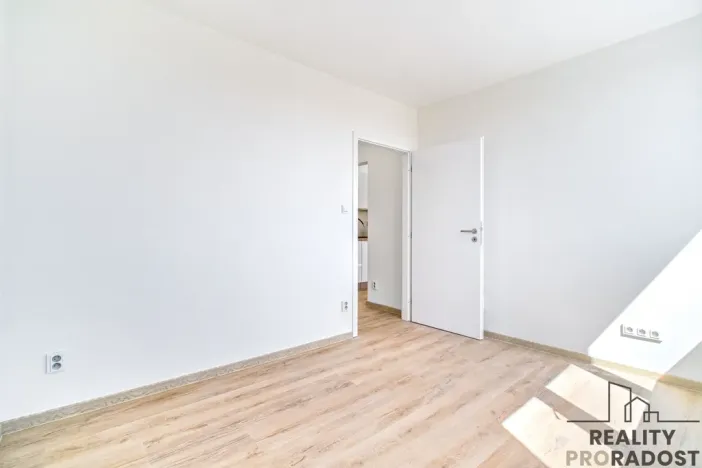 Pronájem bytu 2+kk, Ostrava - Moravská Ostrava, Varenská, 36 m2