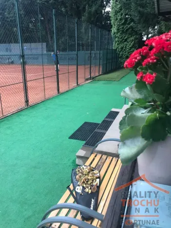 Prodej komerční nemovitosti, Hradec Králové, nábřeží U Přívozu, 3021 m2