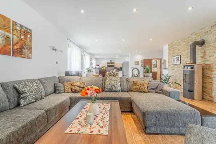 Prodej rodinného domu, Cvrčovice, 168 m2