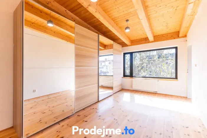 Prodej rodinného domu, Praha - Kobylisy, Třeboradická, 150 m2