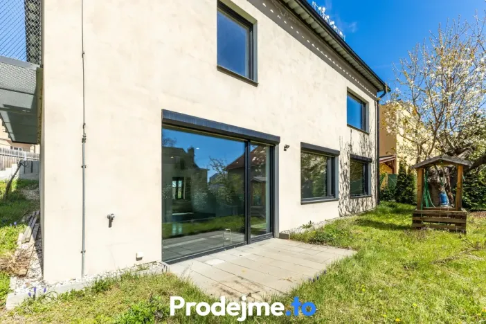 Prodej rodinného domu, Praha - Kobylisy, Třeboradická, 150 m2