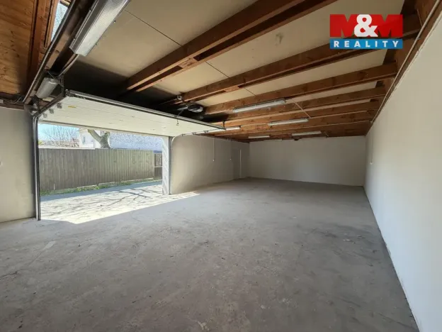 Pronájem skladu, Spořice, 179 m2