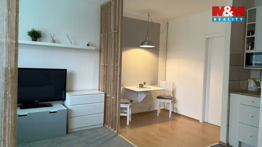 Pronájem bytu 1+kk, Brno - Židenice, Bořetická, 32 m2