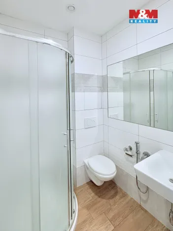 Pronájem kanceláře, Pardubice - Semtín, 28 m2